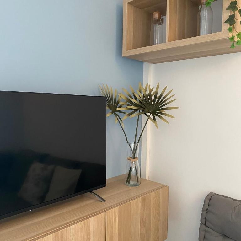 Modern and bright apartment by Fuengirola Marina - One-Bedroom Apartment with Balcony and Sea View - 10