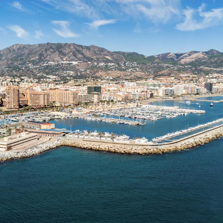 Modern and bright apartment by Fuengirola Marina - One-Bedroom Apartment with Balcony and Sea View - 26