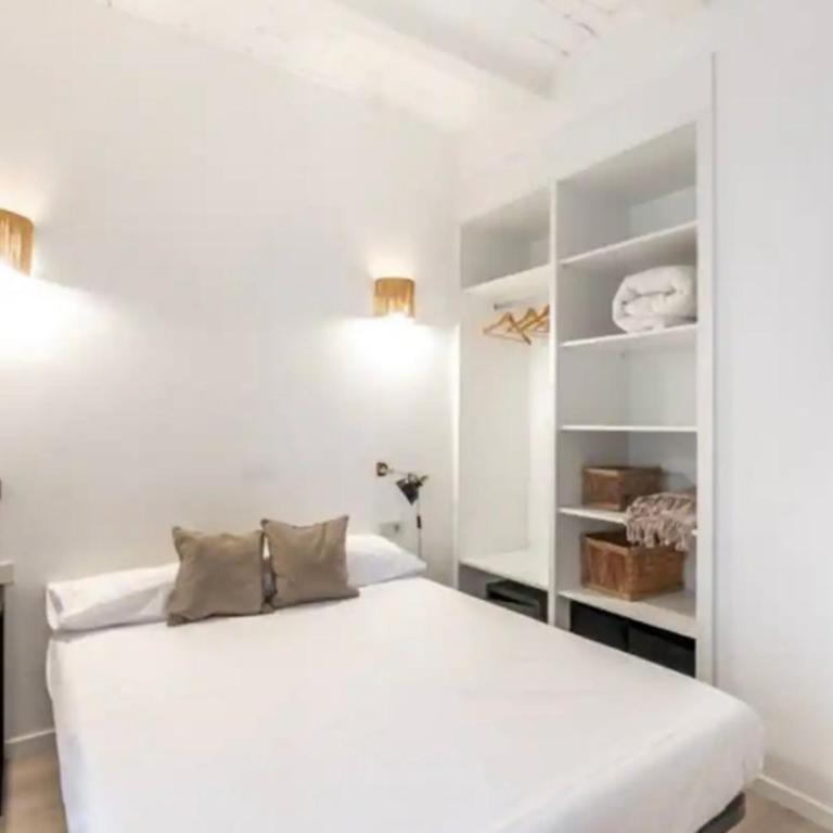 Stylish apartment in Plaça Espanya - Two-Bedroom Apartment - 5