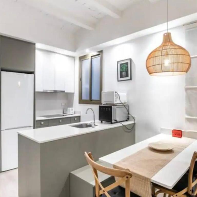 Stylish apartment in Plaça Espanya - Two-Bedroom Apartment - 10