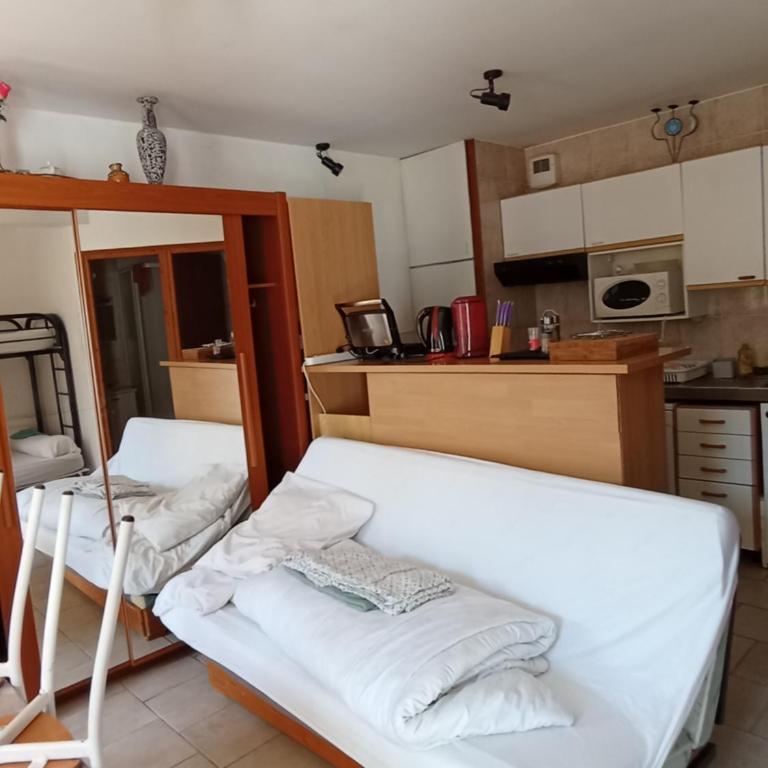 STUDIO 5 personnes N7 LUZ SAINT SAUVEUR draps et serviettes fournis - Studio - 2