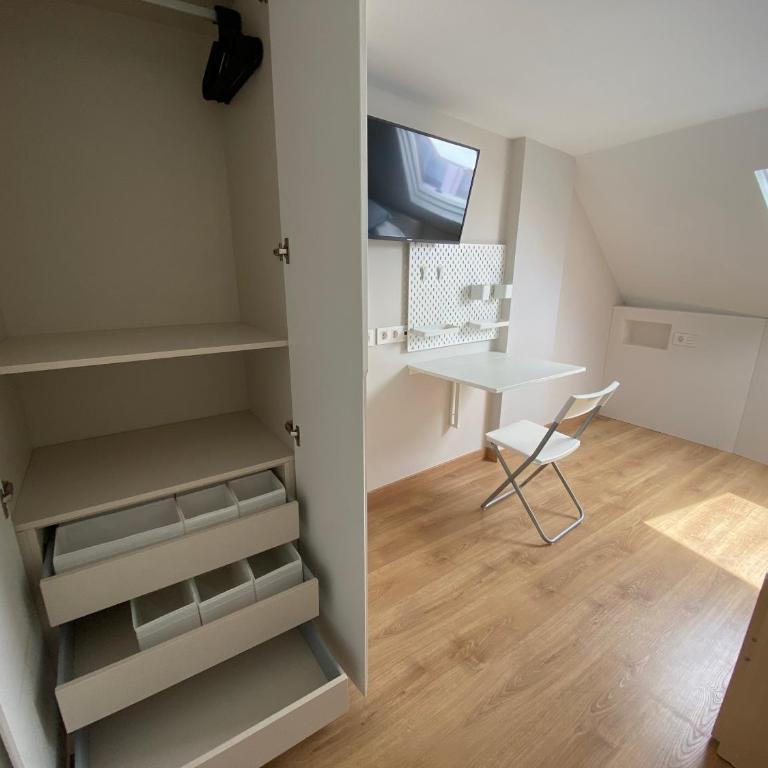 Ático 22 - céntrico, aire acondicionado y parking - Two-Bedroom Apartment - 28
