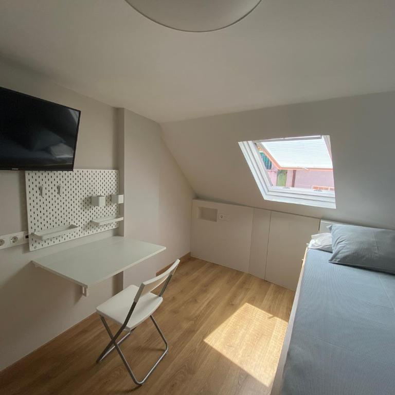 Ático 22 - céntrico, aire acondicionado y parking - Two-Bedroom Apartment - 24