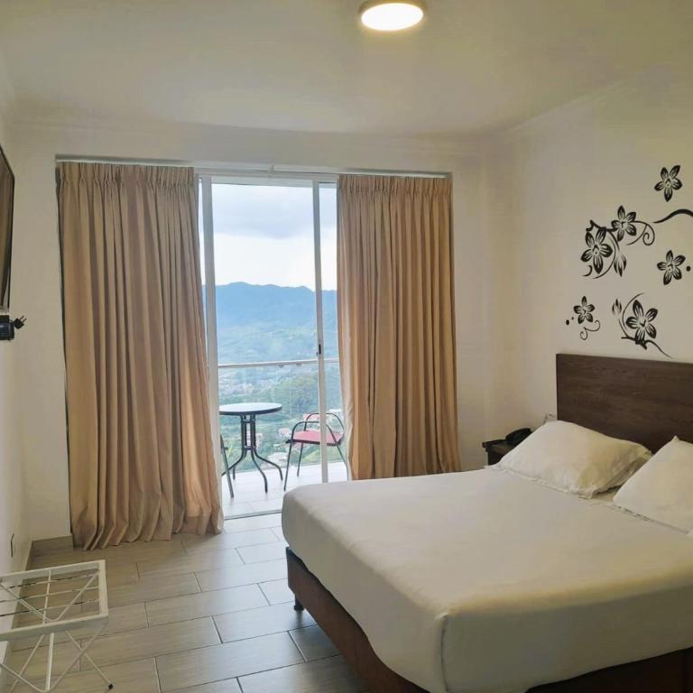 Hotel Entre Lomas - Habitación Doble con balcón - 14