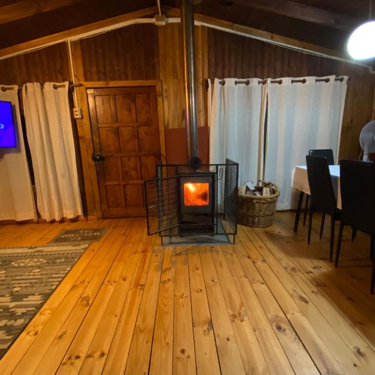 Cabañas granja Central - Three-Bedroom House - 2