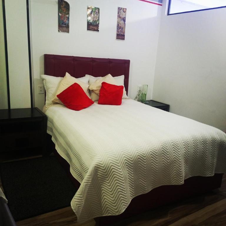 Casa Qura Qura - Habitación con cama extragrande y vistas a la montaña - 7