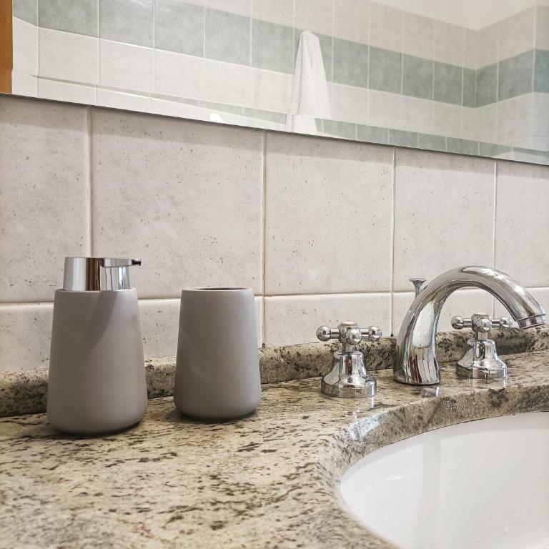 Bright Port View Apartment- Secondary Entrance Free Parking - Appartamento con 2 Camere da Letto - 18