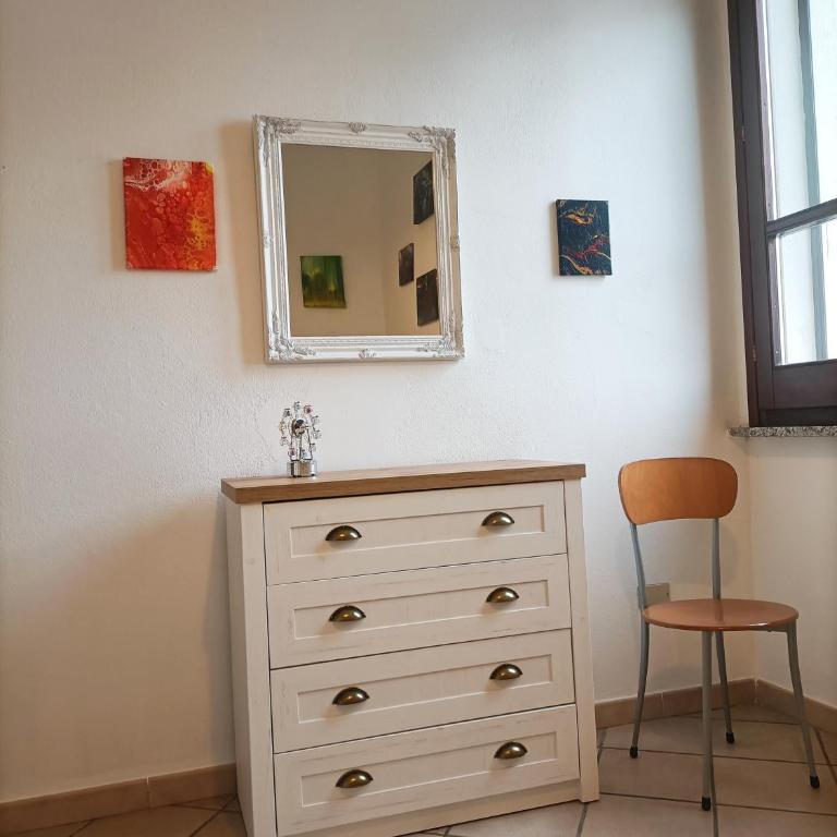 Bright Port View Apartment- Secondary Entrance Free Parking - Appartamento con 2 Camere da Letto - 37