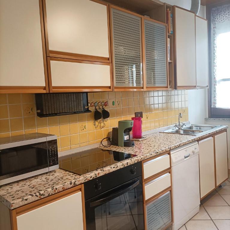 Bright Port View Apartment- Secondary Entrance Free Parking - Appartamento con 2 Camere da Letto - 6