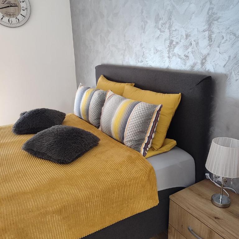 Apartman Liliom - One-Bedroom Apartment - 2