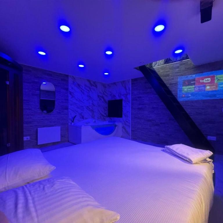 Maison Appartement Triplex avec jacuzzi et sauna - Maison 2 Chambres - 1