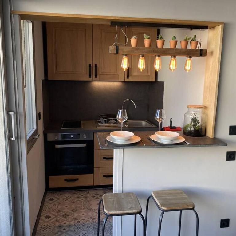 Studio lumineux avec balcon proche Tête d'Or - Appartamento con 1 Camera da Letto - 2