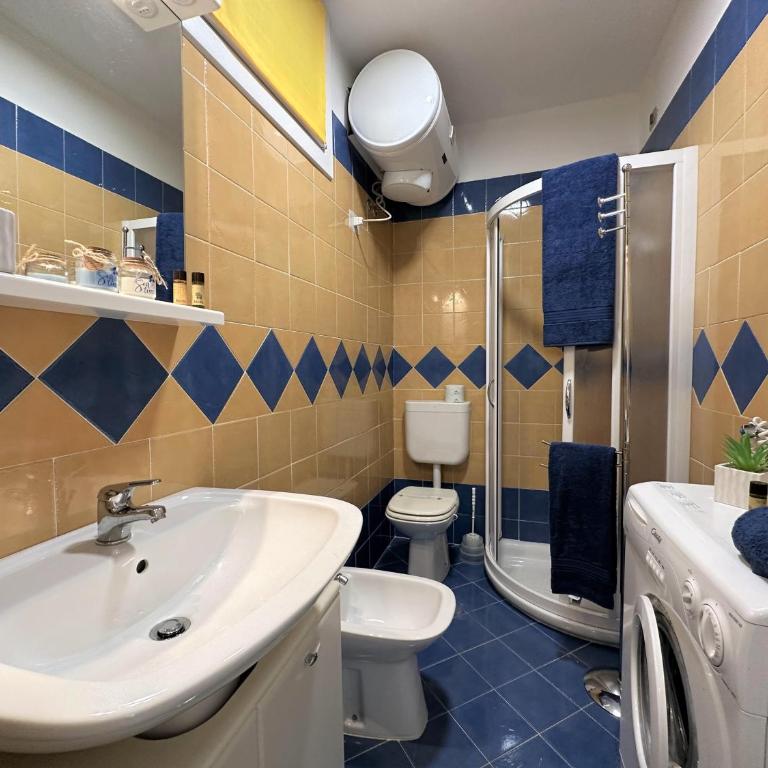 Residence Eva - Appartamento con 2 Camere da Letto e Balcone - 18