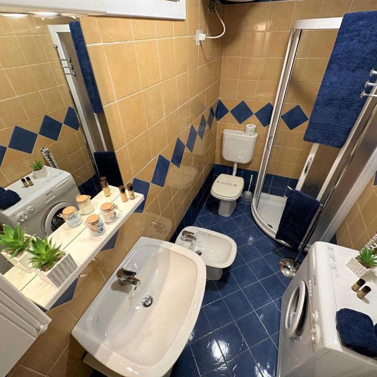 Residence Eva - Appartamento con 2 Camere da Letto e Balcone - 16