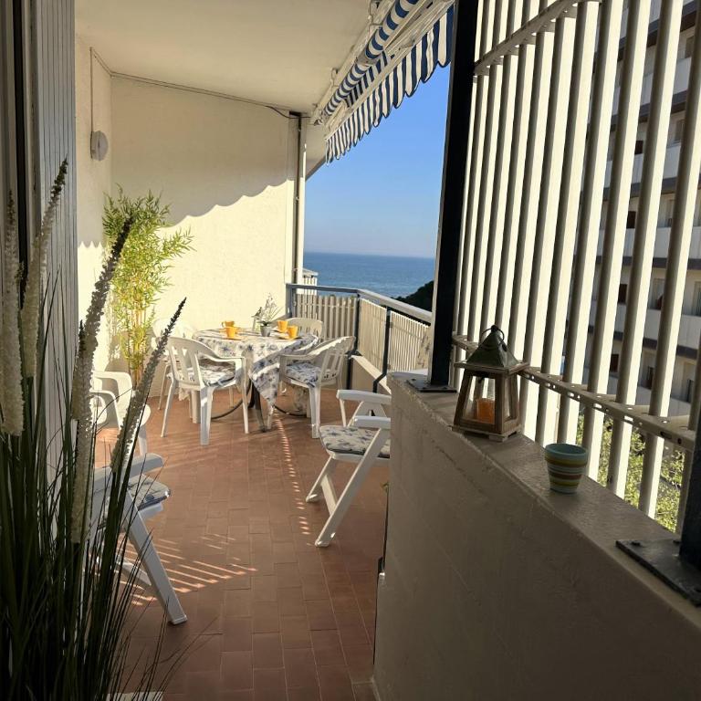 Residence Eva - Appartamento con 2 Camere da Letto e Balcone - 20