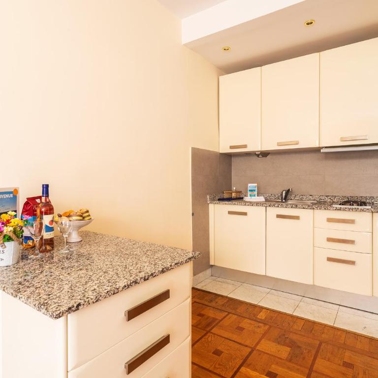 LE CAPITOL 2 AP4421 By Riviera Holiday Homes - Appartement avec Balcon - 11