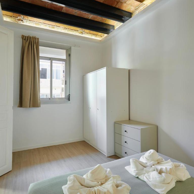 Stylish typical BCN flat - Two-Bedroom Apartment - 17