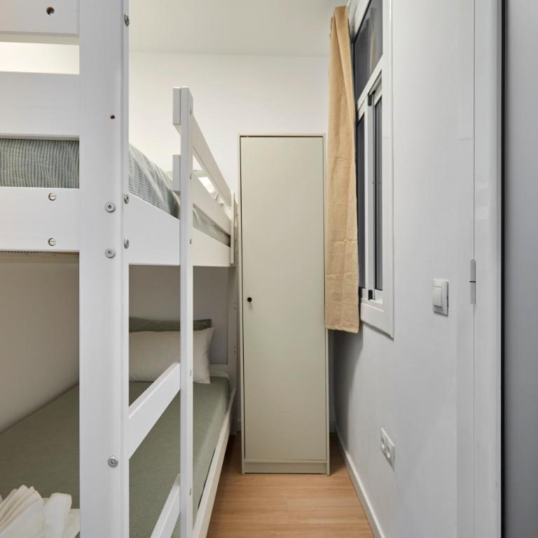 Stylish typical BCN flat - Two-Bedroom Apartment - 19
