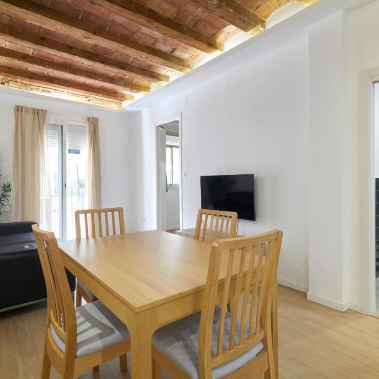 Stylish typical BCN flat - Two-Bedroom Apartment - 5