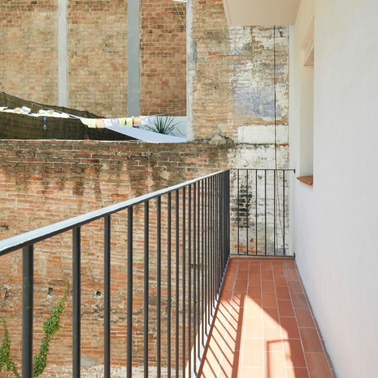 Stylish typical BCN flat - Two-Bedroom Apartment - 24