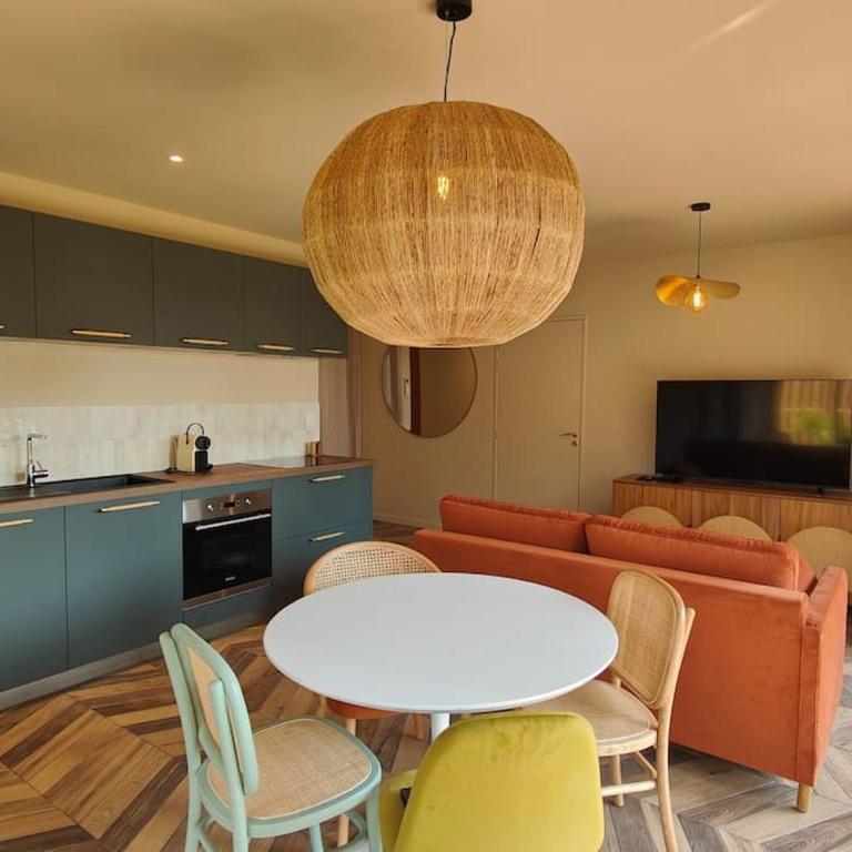 Appartement Jasmin Jacuzzi Piscine - Two-Bedroom Apartment - 3