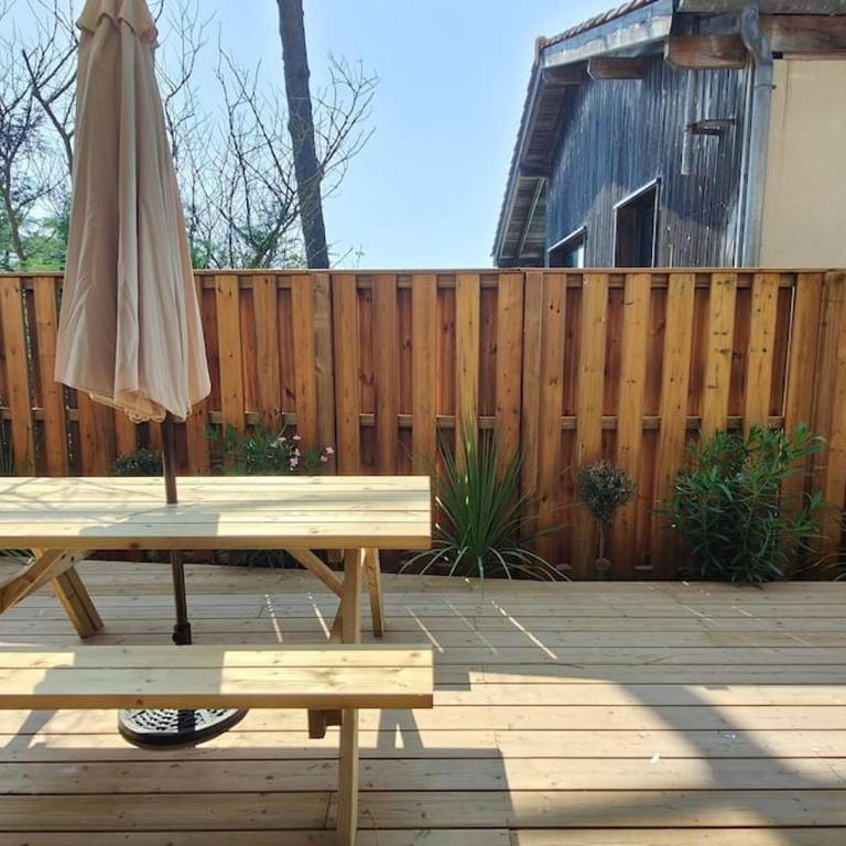 Appartement Jasmin Jacuzzi Piscine - Two-Bedroom Apartment - 21