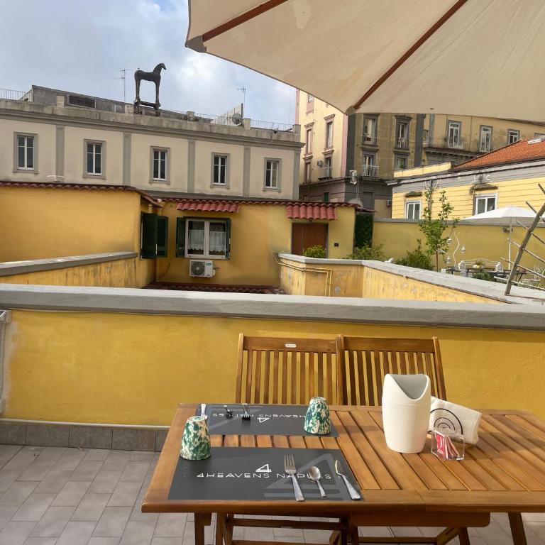 4HEAVENS Rooftop by 4Heavens Naples - Deluxe Familiensuite - 1