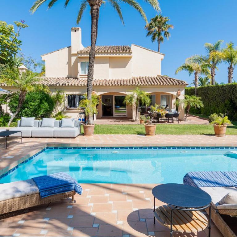 Charming Andalusian-Style Beach Villa - Villa - 2