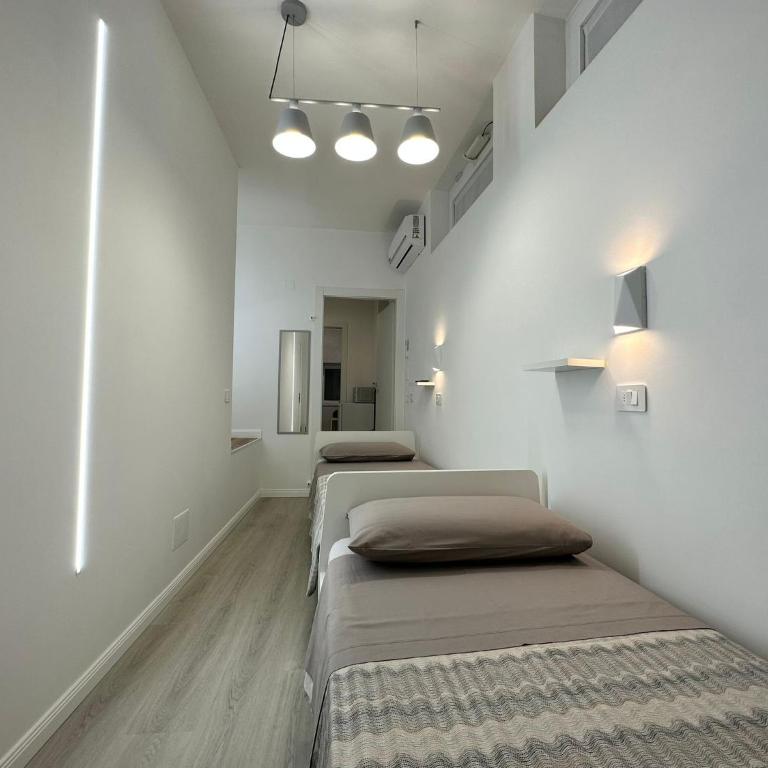 Hary Home Exclusive Rooms - Camera Doppia con Letti Singoli - 4