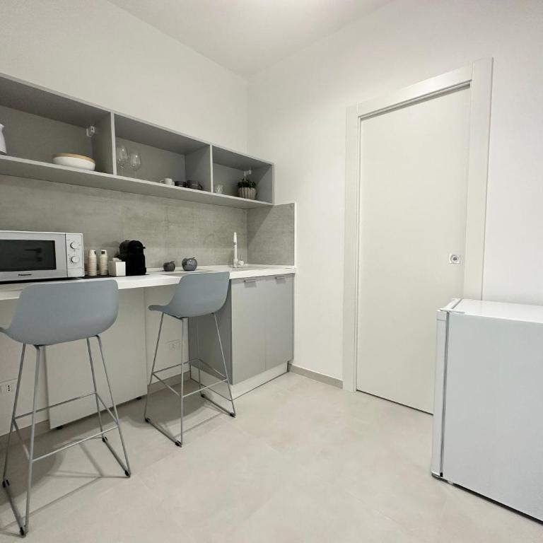 Hary Home Exclusive Rooms - Camera Doppia con Letti Singoli - 7