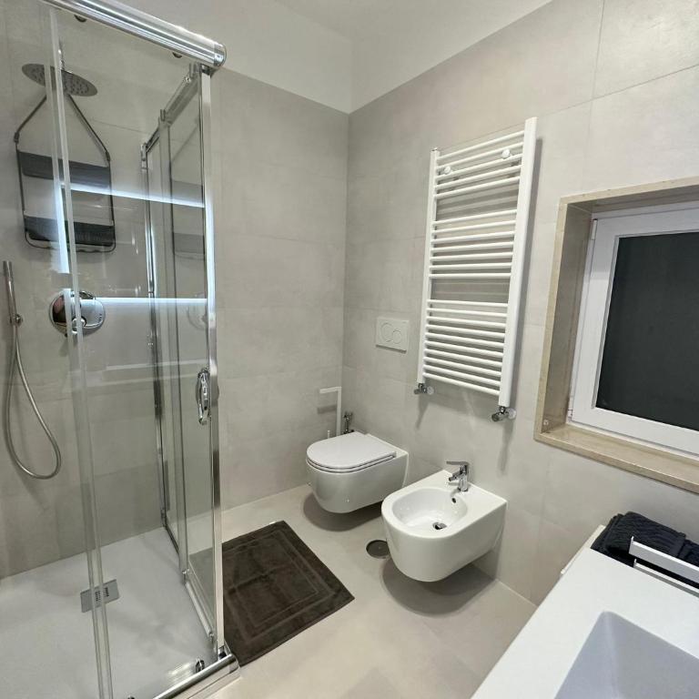 Hary Home Exclusive Rooms - Camera Doppia con Letti Singoli - 8