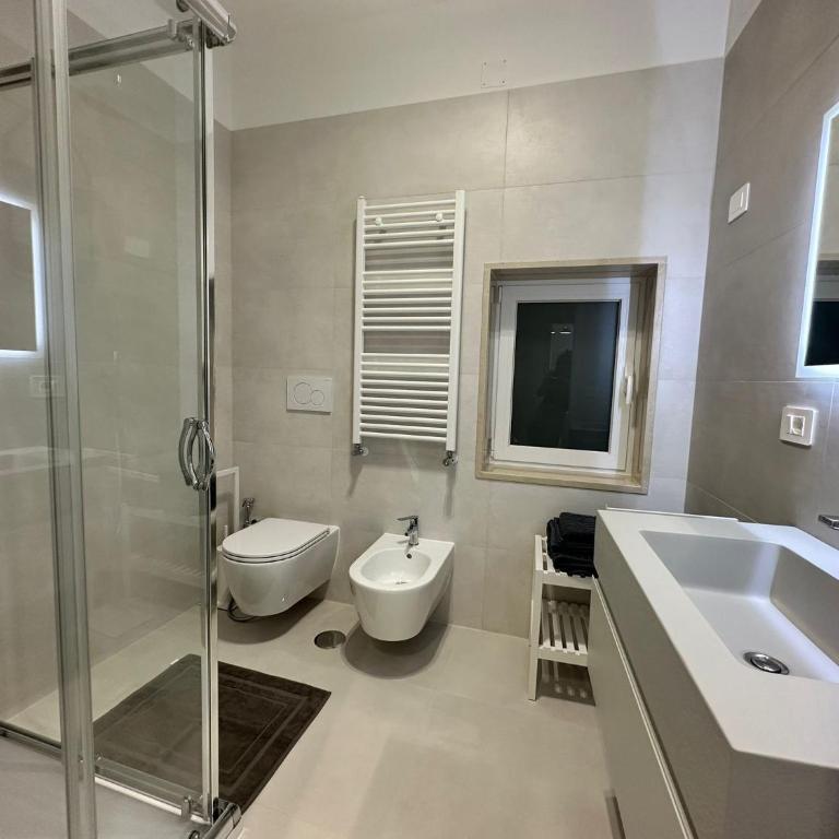 Hary Home Exclusive Rooms - Camera Doppia con Letti Singoli - 9