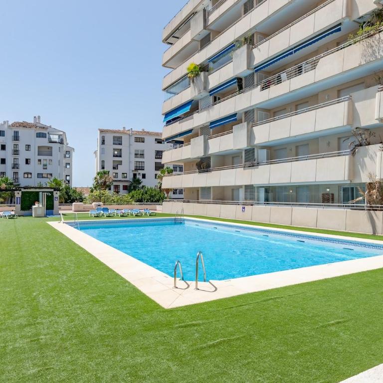 MARBELLA HOME RENTALS - Marina Banus, Puerto Banus, 2BR Best location, pool & parking - Two-Bedroom Apartment - 2