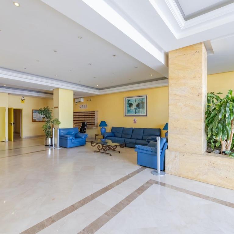 MARBELLA HOME RENTALS - Marina Banus, Puerto Banus, 2BR Best location, pool & parking - Two-Bedroom Apartment - 6