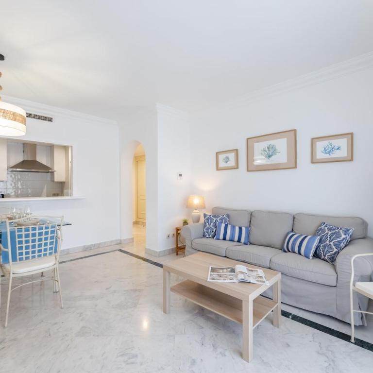 MARBELLA HOME RENTALS - Marina Banus, Puerto Banus, 2BR Best location, pool & parking - Two-Bedroom Apartment - 11
