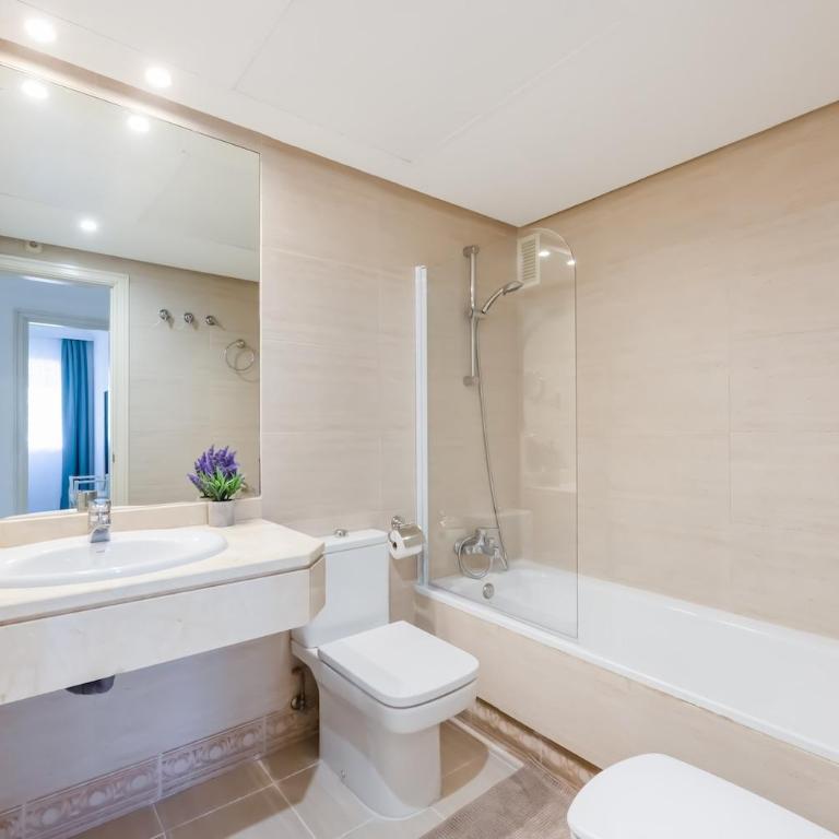 MARBELLA HOME RENTALS - Marina Banus, Puerto Banus, 2BR Best location, pool & parking - Two-Bedroom Apartment - 15