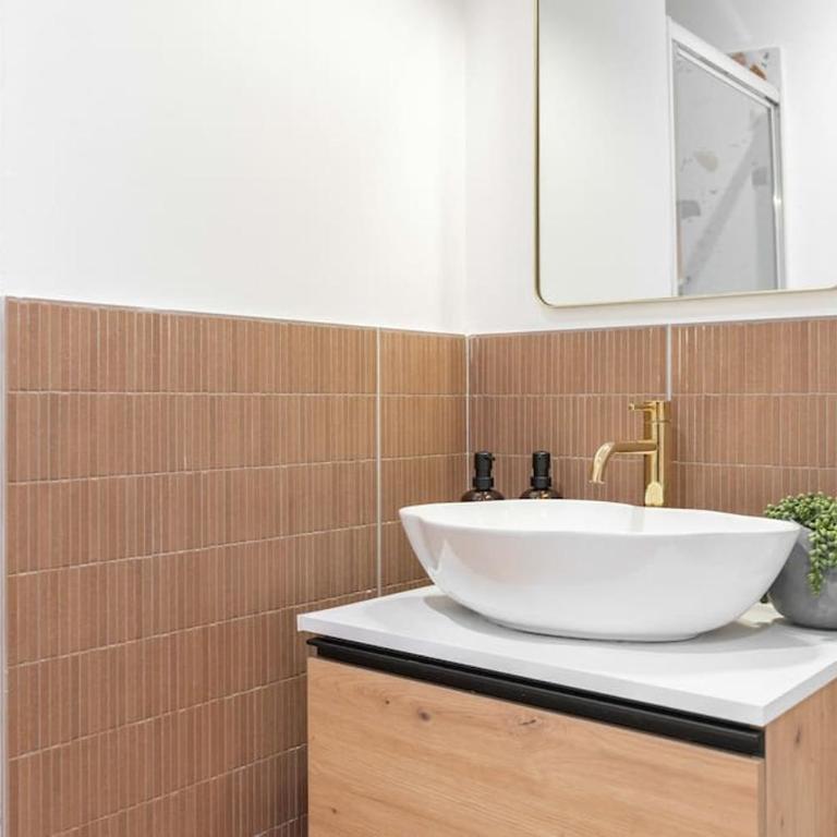 Charmant T3 sur jolie place, parking inclus, Clim - Two-Bedroom Apartment - 15