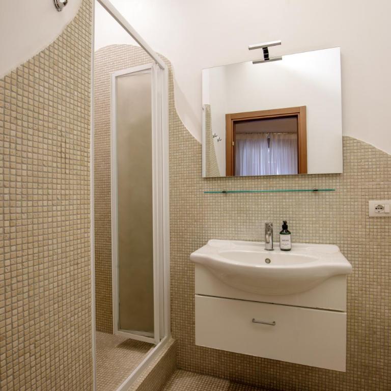 The Right Place 4U Navona Luxury Rooms - Camera Matrimoniale Superior - 4
