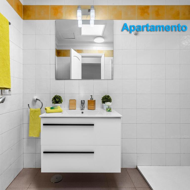 Apartamentos Puerto 1, 2 y 3 - Two-Bedroom Apartment - 4