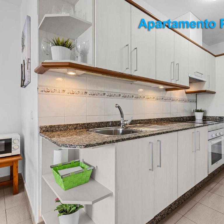 Apartamentos Puerto 1, 2 y 3 - Two-Bedroom Apartment - 10