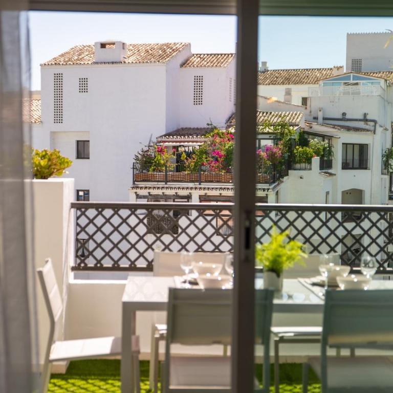 Excellent Banús with pool and parking RDR473 - Two-Bedroom Apartment - 14