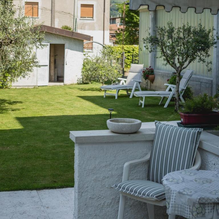 CASA GINEV Room & Apartments - Double Room with Balcony - 8