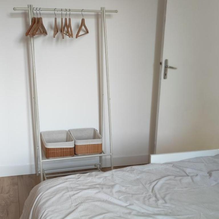 Appartement spacieux et moderne, en plein centre - Appartement 2 Chambres - 12