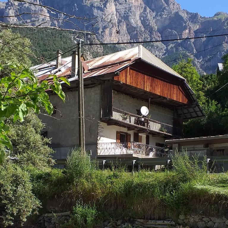 Les VIGNEAUX Hautes Alpes, Appartement 4 personnes, avec belle terrasse - Appartement 2 Chambres - 4