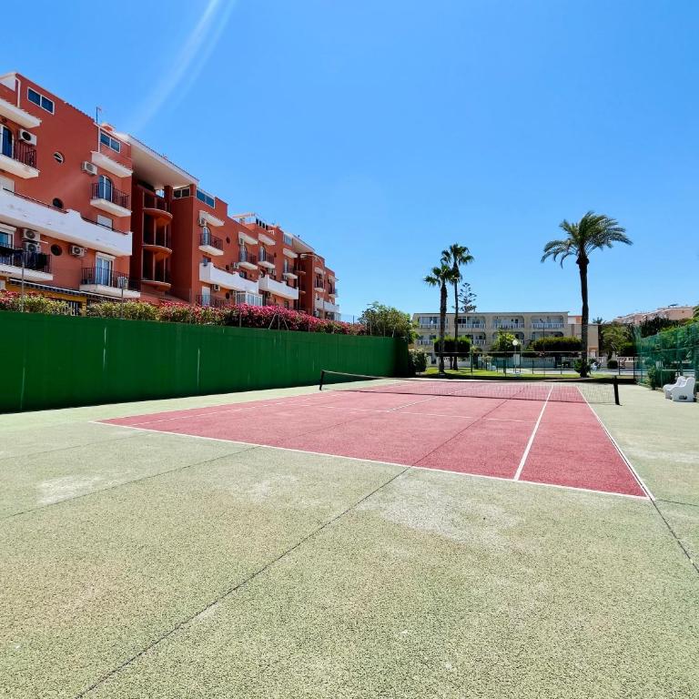 Serenity Oasis Apartment - Two-Bedroom Apartment - 14