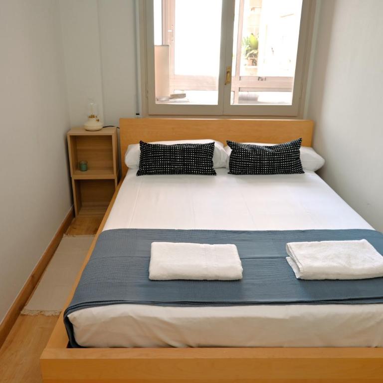 Homenfun Barcelona Alfonso X - Three-Bedroom Apartment - 7