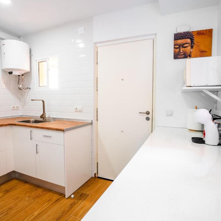 Casa Lara - Two-Bedroom Apartment with Terrace and Sea View - 8