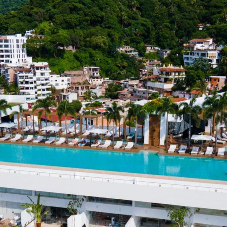 Luxury 1BR + Flex + Heated Rooftop Pool in Soho PV - Vacation Home - 6