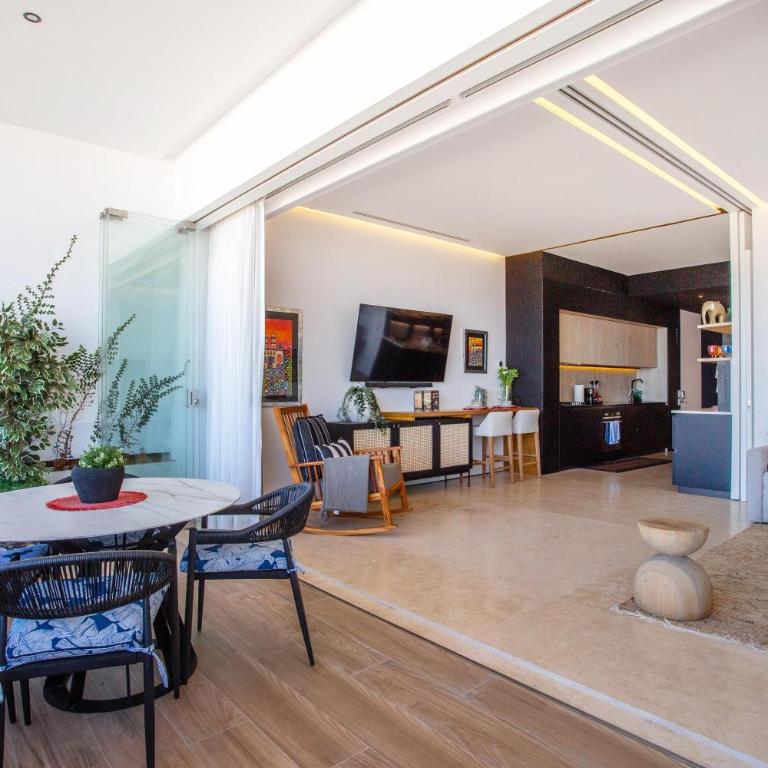 Luxury 1BR + Flex + Heated Rooftop Pool in Soho PV - Vacation Home - 20