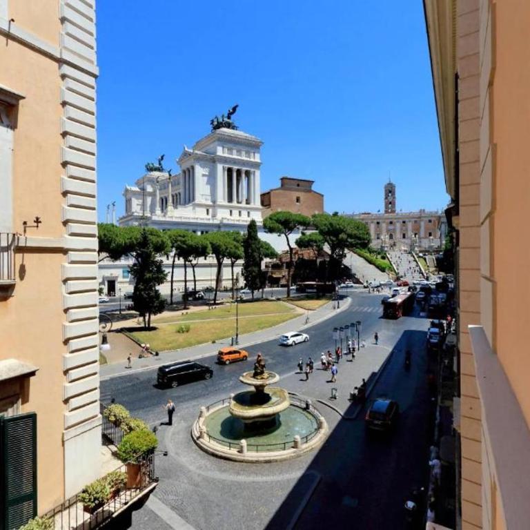 Roma Five Suites - Deluxe Room - 1
